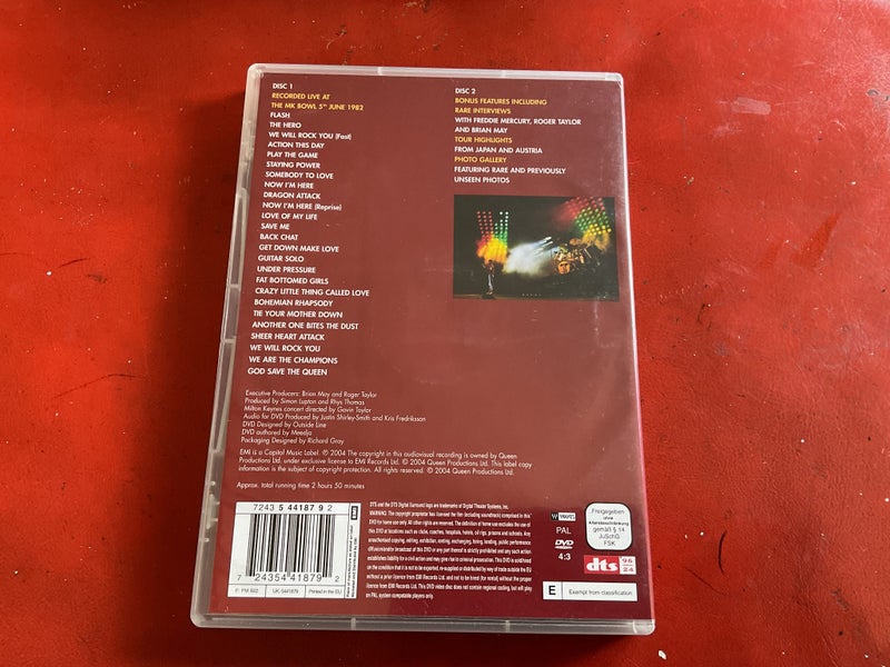 Queen - On Fire Live At The Bowl (2 Discs) Carousel 2