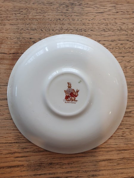 Charming & delightful Bunnykins plate Carousel 3