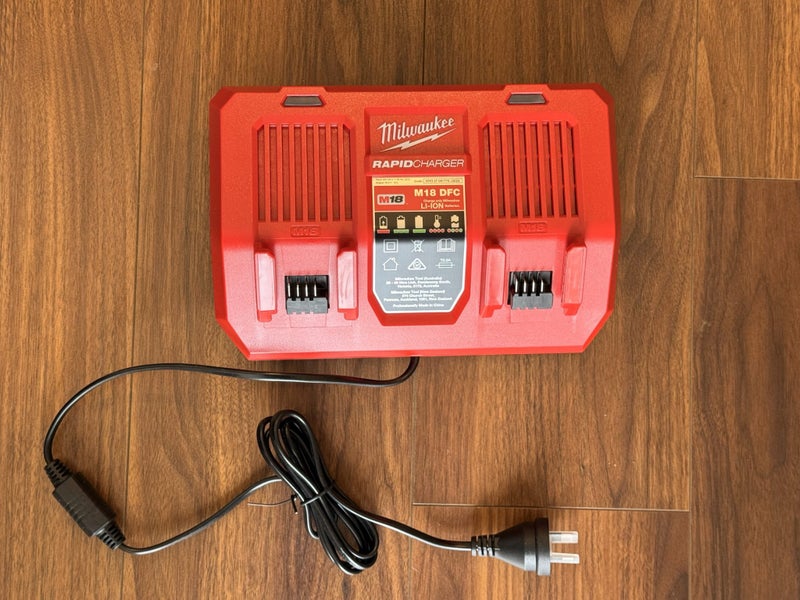 Milwaukee M18 Dual Bay Simultaneous Rapid Charger M18 DFC Carousel 2