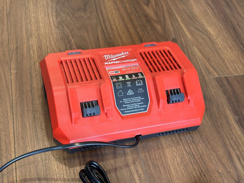 Milwaukee M18 Dual Bay Simultaneous Rapid Charger M18 DFC Carousel 1