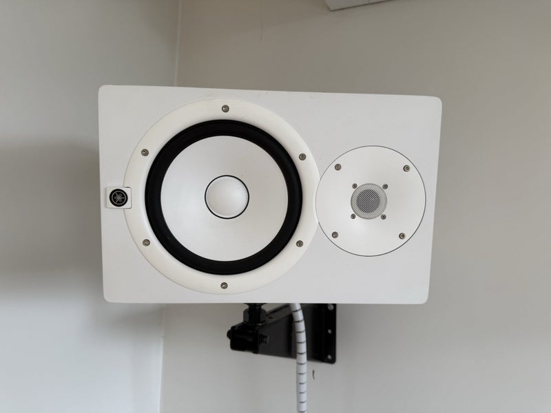 Yamaha HS8i speakers with HS8S sub and wall mounts Carousel 1