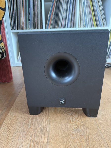 Yamaha HS8i speakers with HS8S sub and wall mounts Carousel 3