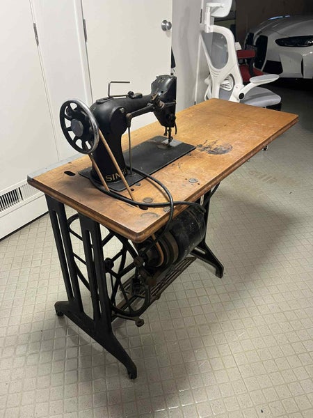 Vintage Singer Sewing Machine Carousel 2