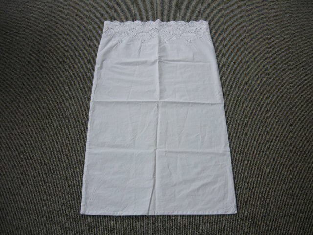 EXTREMELY LARGE PILLOW CASE WALLACE COTTON LIKE NEW WITH FANCY ENDS. Carousel 2