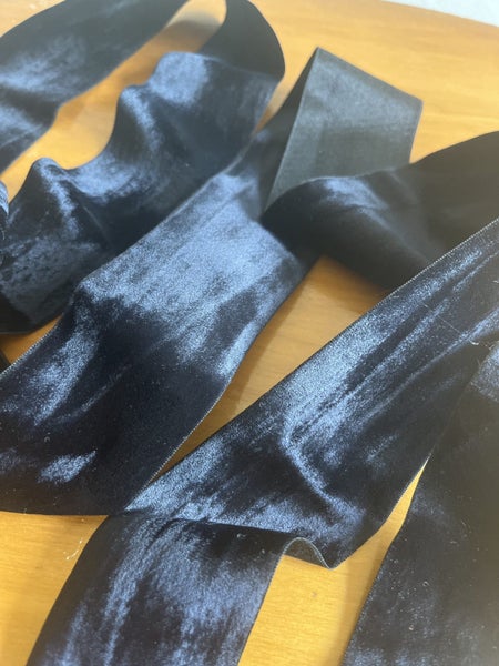 Length of black lace ribbon Carousel 3