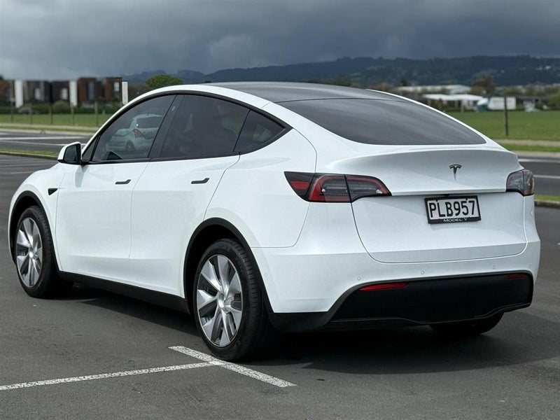 2022 Tesla Model Y REAR WHEEL DRIVE 60K63942442879361114