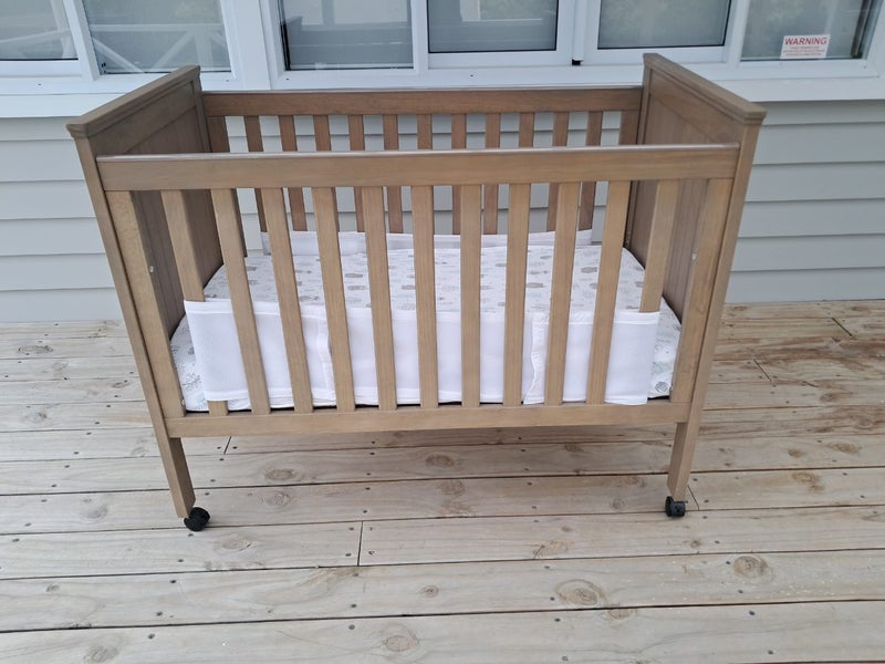 Grotime legacy 4 in 1 cot Carousel 1