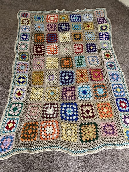 Crochet Blanket Carousel 1