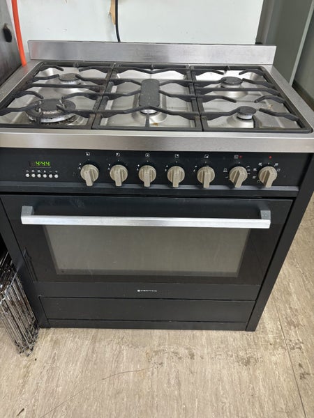 Parmco Black Gas & Electric 900mm Oven Carousel 1