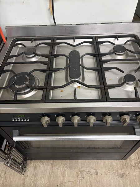 Parmco Black Gas & Electric 900mm Oven Carousel 2