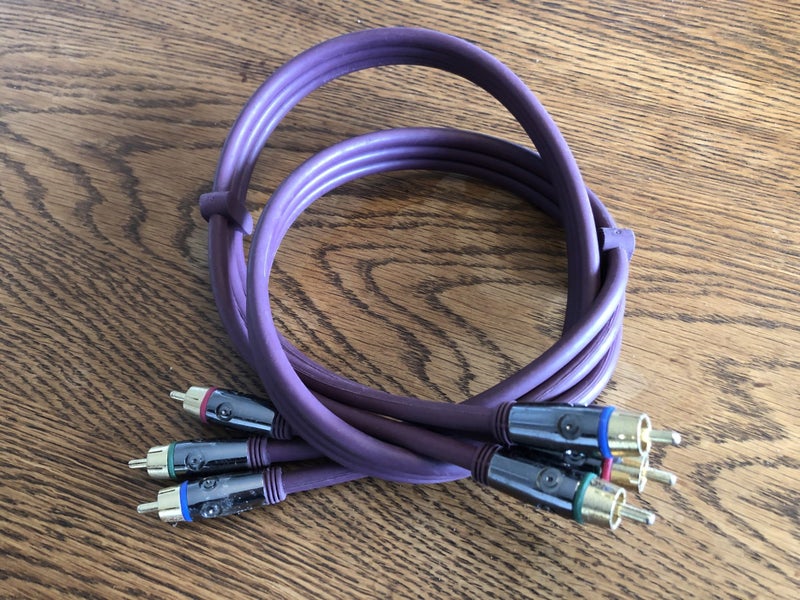 Audio cables. Carousel 2