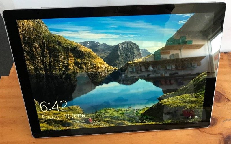 Microsoft Surface Pro 5 i5 / 8GB / 256GB – Windows 11 Ready Carousel 2