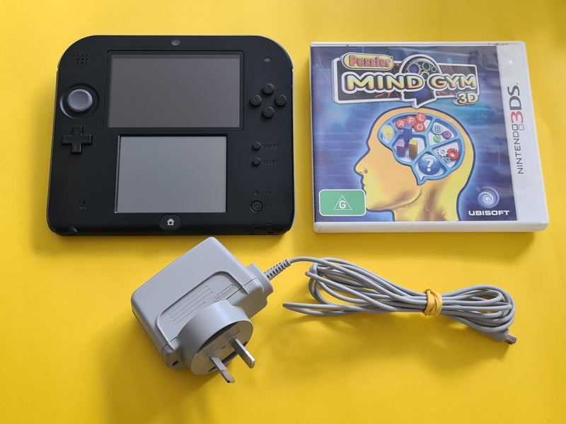 Nintendo 2DS + Game Carousel 1