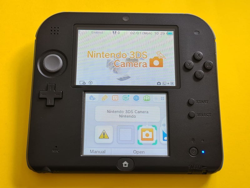 Nintendo 2DS + Game Carousel 2