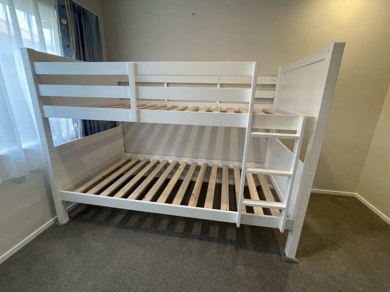 Near New Bunk beds63943137593345110