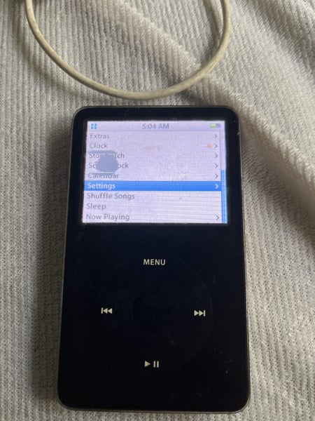 iPod 5 Gen 30GB Black with cable Carousel 2
