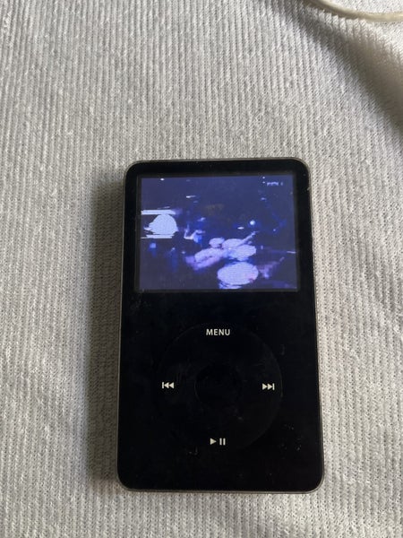 iPod 5 Gen 30GB Black with cable Carousel 8