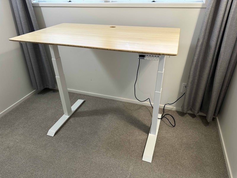Stand Desk - height adjustable - as new63944880913665112