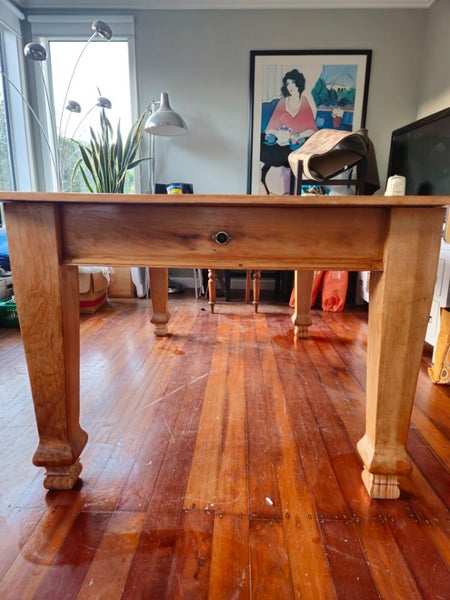 Kauri dining table63946067104386110