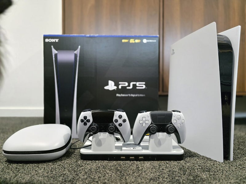 PS5 with loads of EXTRAS63950611231361110