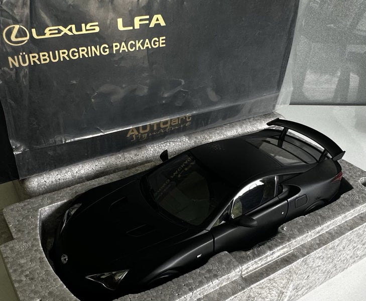 AUTOart 1:18 Lexus LFA Nurburgring Package Matt Black Carousel 1