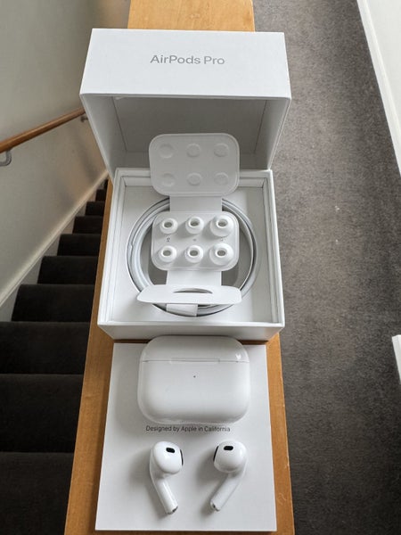 Apple AirPods Pro (Generation 1)64482774558082110