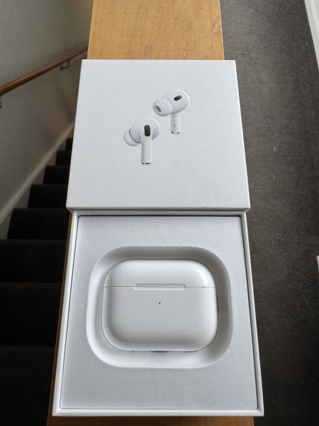 Apple AirPods Pro (Generation 1)64482774558082113