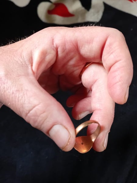 Vintage 9carat gold ring Carousel 1