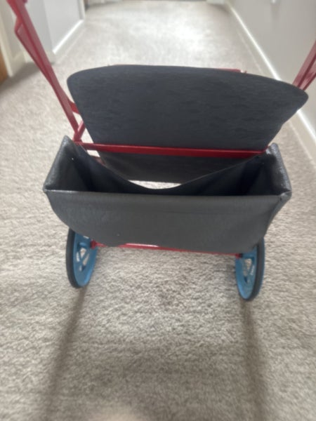 Small pushchair circa 1965 Carousel 3