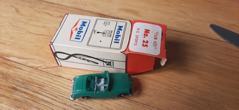 RARE Collectible Boxed Fun Ho - MG Sports Car No 25 - Mobil Box Carousel 1
