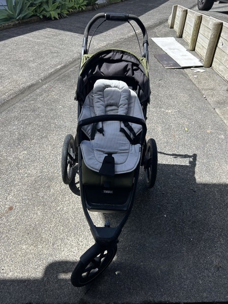 Thule Urban Glide 2 Pram Carousel 1