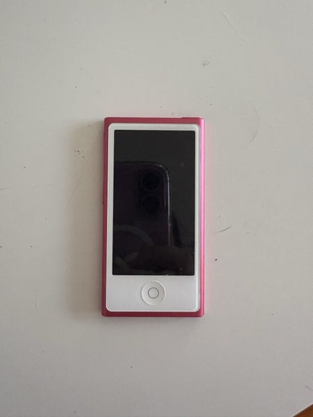 iPod Nano 7th Gen - Pink Carousel 1