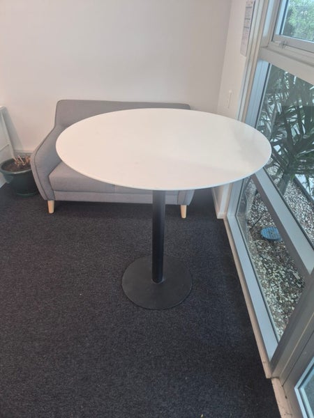 1200mm office leaner Carousel 1