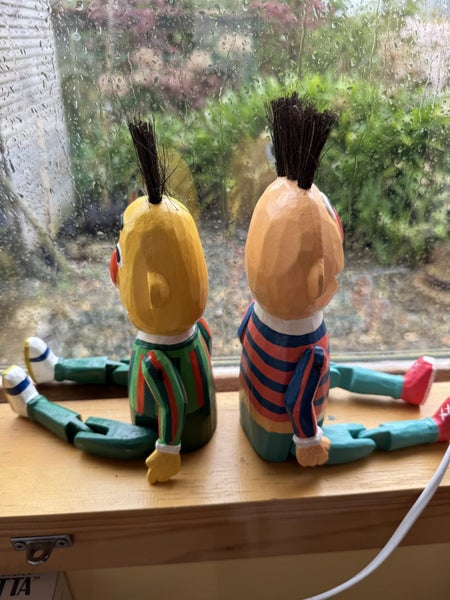 Bert and Ernie wooden figurines Carousel 2
