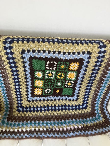 Vintage crochet lambs wool rug.100cm x 100cm Carousel 2