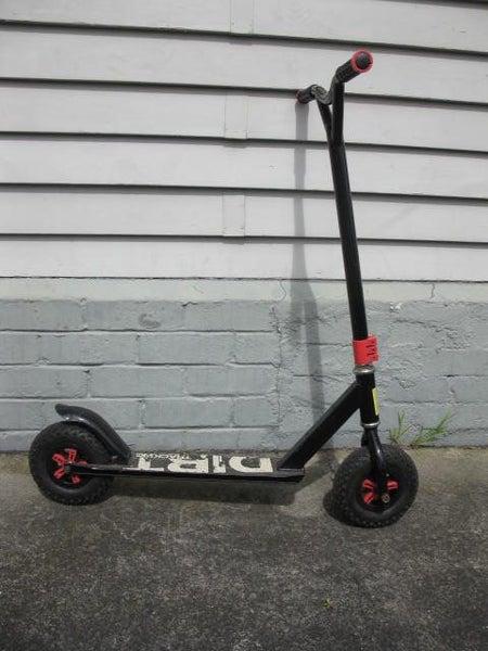 Dirt tracking Scooter Carousel 2