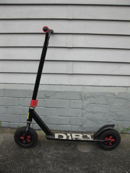 Dirt tracking Scooter Carousel 1