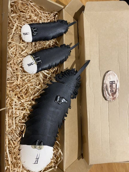 Huia (Pottery) set of 3 Feathers63953003581825112