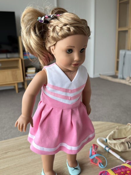 American Girl doll Lea & bed & clothes & accessories Carousel 2