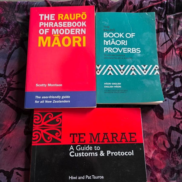 The Raupo phrasebook of Modern Maori + 2 others Carousel 1