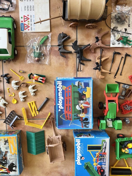 Vintage Playmobil COLLECTION NM/Mint - Made in Germany Geobra-1970/80s $1 RES ++ Carousel 8
