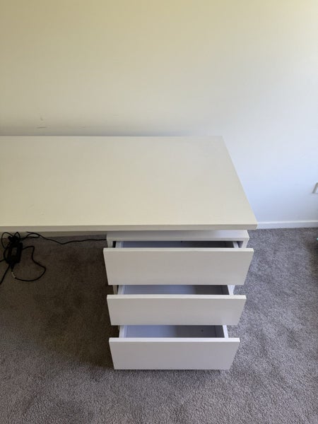 Desk63953589353602111