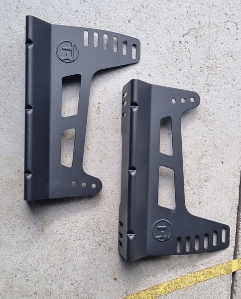Tracracer seat brackets Carousel 2
