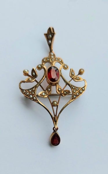 Stunning Victorian 9ct Pendant Carousel 1