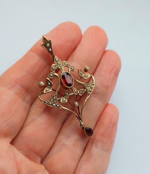 Stunning Victorian 9ct Pendant Carousel 3