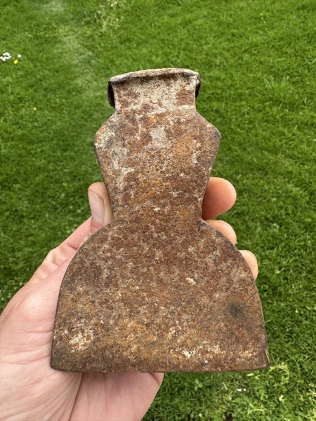 Rusty vintage Kent pattern axe/ hatchet head (for restoration). English made Carousel 14