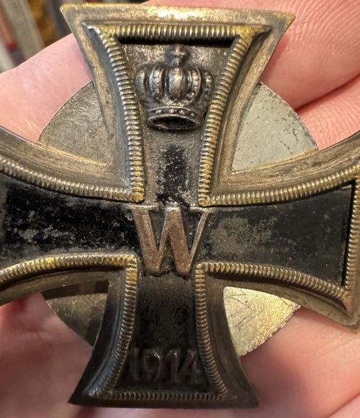 ORIGINAL GERMAN WWI IRON CROSS 1st CLASS SCREW BACK - VICTORIA DRGM - RARE MAKER Carousel 13