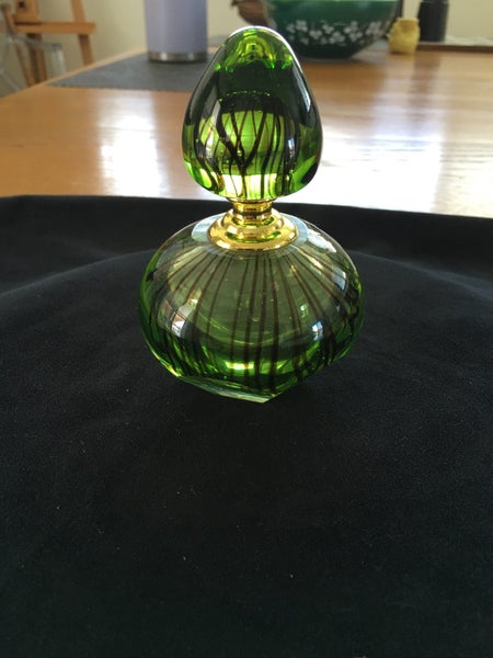 Beautiful Green Art Glass Perfume Bottle Carousel 1
