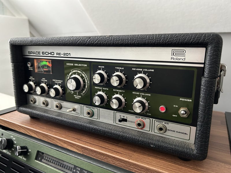 Roland RE-201 Space Echo Carousel 2