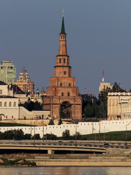 Strange 100 rubles from Tatarstan Carousel 3